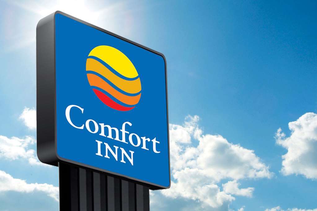 Comfort Hotel Aeroport Lyon St Exupery Colombier-Saugnieu Ngoại thất bức ảnh